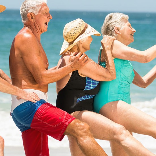 Senioren am Strand; Foto: © wavebreakmedia - Shutterstock.com