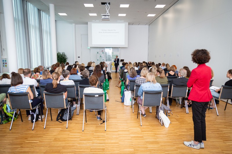 Plenarvortrag: Herr Univ. Prof. Dr. Paul Plener, MHBA. „Ich bin ich?“