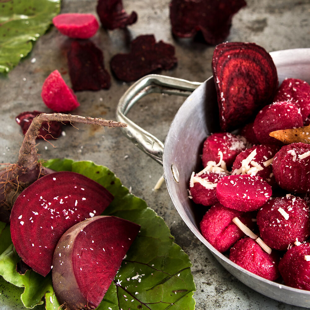 Mehr Informationen zum Thema: Rote-Rüben-Gnocchi mit Wal&shy;nuss&shy;pesto